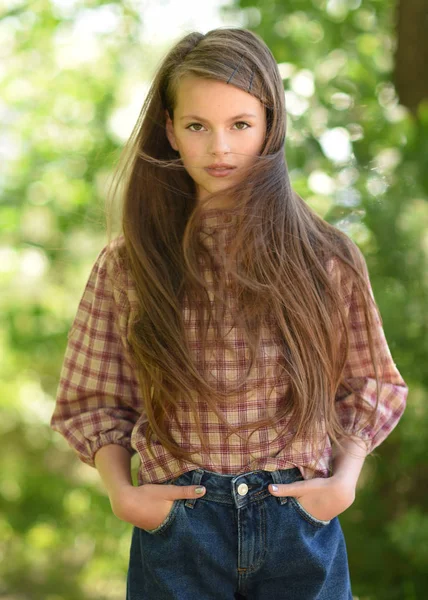 Retrato Menina Jovem Livre Verão — Fotografia de Stock