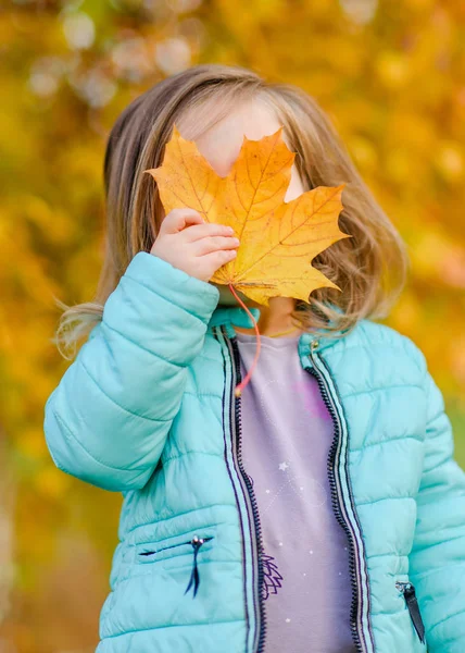 Portret Dziewczynki Jesieni — Zdjęcie stockowe