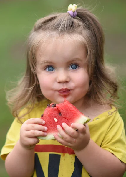 Portrait Little Girl Outdoors Summer — Stock Photo, Image