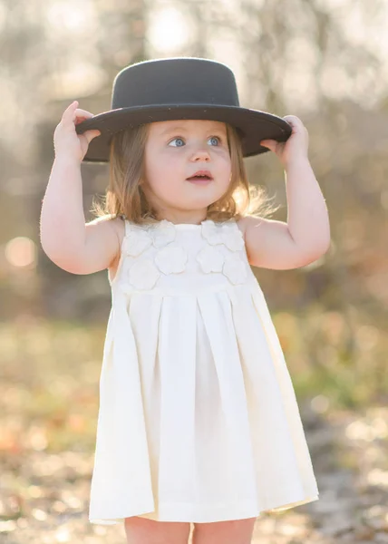 Portrait Little Girl Outdoors Summer — Stock Photo, Image