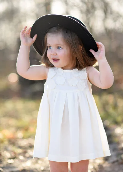 Portrait Little Girl Outdoors Summer — Stock Photo, Image