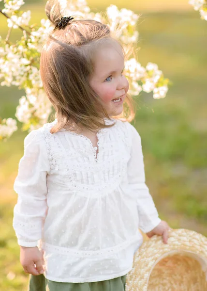 Портрет Маленької Дівчинки Відкритому Повітрі Влітку — стокове фото