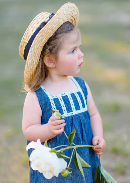 Retrato Niña Aire Libre Verano —  Fotos de Stock