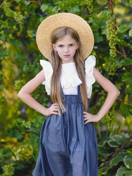 Portrait Petite Fille Plein Air Été — Photo