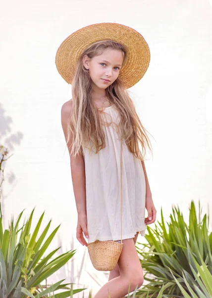 Retrato Menina Livre Verão — Fotografia de Stock