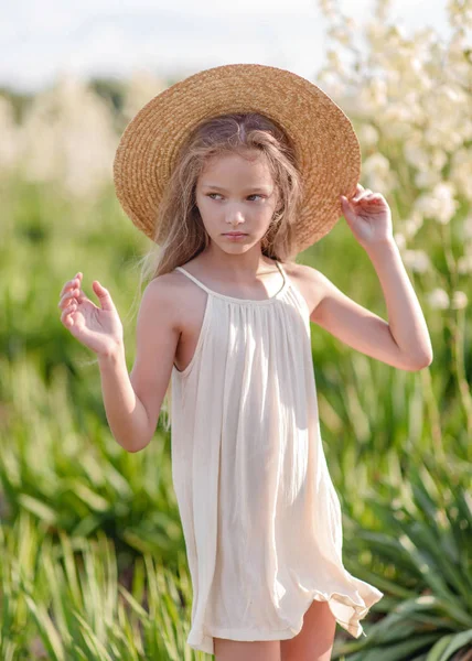 Portrait Petite Fille Plein Air Été — Photo