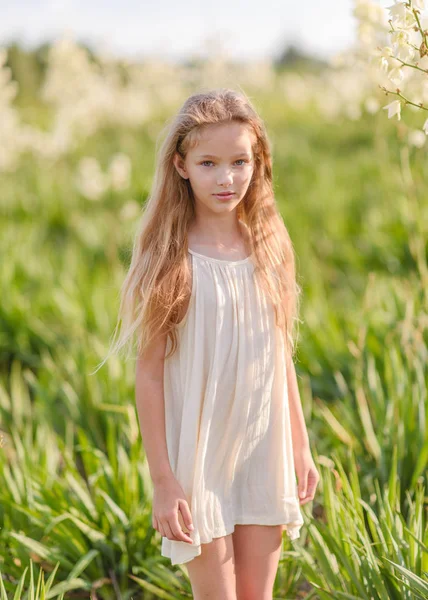 Portrait Little Girl Outdoors Summer — Stock Photo, Image