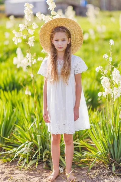 Retrato Menina Livre Verão — Fotografia de Stock