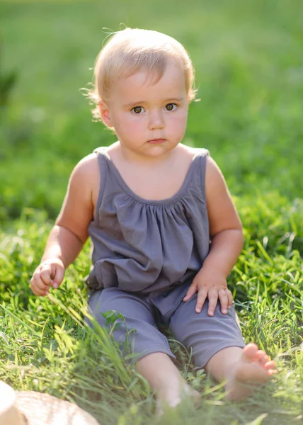 Portrait Little Girl Outdoors Summer — Stock Photo, Image