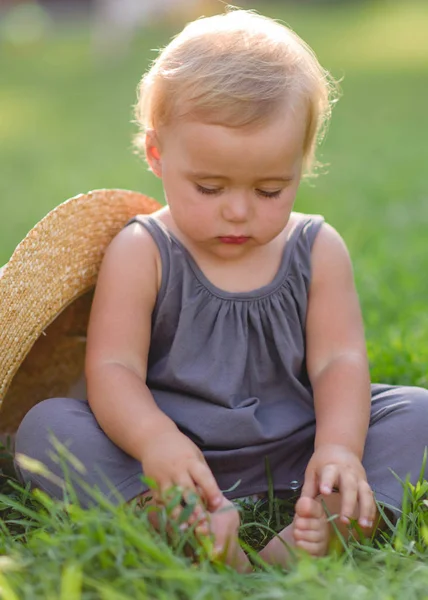 Retrato Niña Aire Libre Verano — Foto de Stock