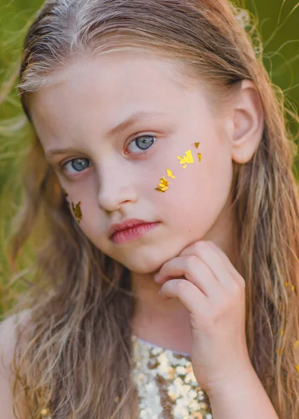 Retrato Menina Livre Verão — Fotografia de Stock