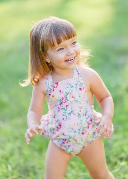 Retrato Niña Aire Libre Verano —  Fotos de Stock