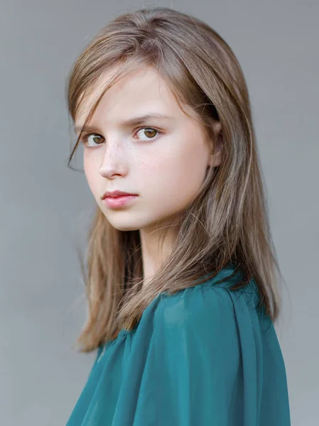 Portrait Little Girl Outdoors Summer — Stock Photo, Image