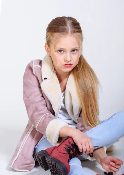 Portrait Petite Fille Modèle Studio — Photo