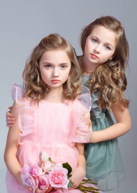 Stüdyo iki kız kardeş portresi