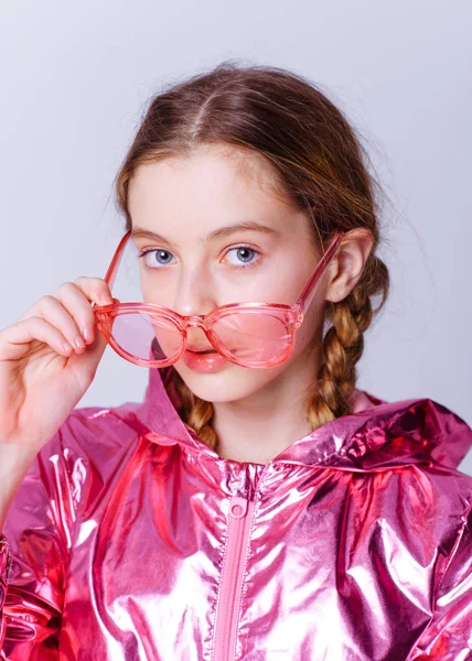 Portret van klein model meisje in studio — Stockfoto