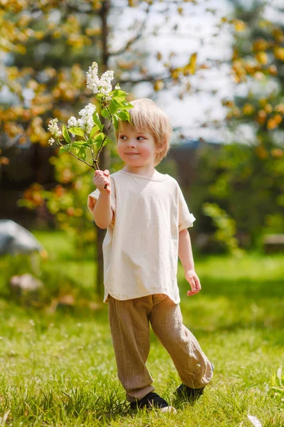 Retrato Menino Modelo Natureza — Fotografia de Stock