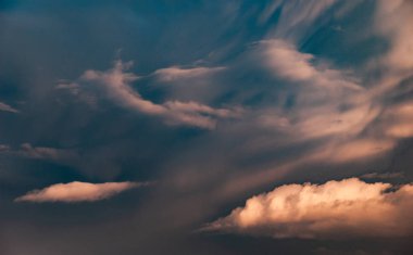 güzel mavi gökyüzü bulutlar arka plan