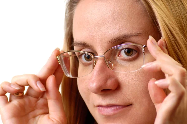 Fille avec des lunettes sur le fond blanc — Photo