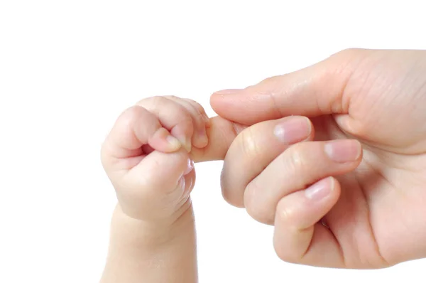 Χέρια ενός μικρού νεογέννητου μωρού. Κρατηθείτε από δάχτυλα. — Φωτογραφία Αρχείου