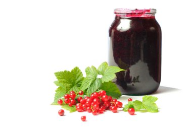 Sağlık vitamini, beyaz arka planda kırmızı frenk üzümü