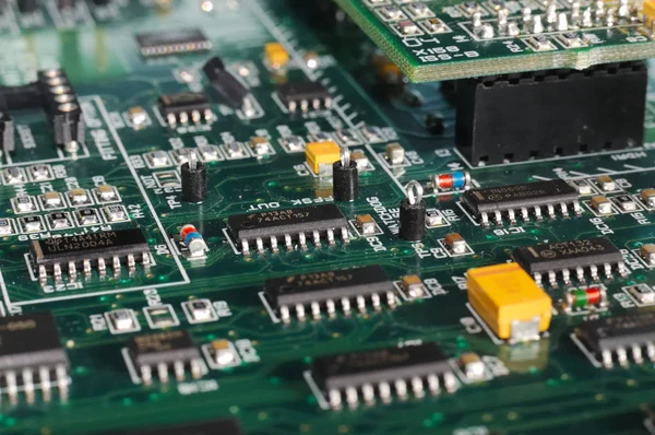 Büyük yeşil Pcb mikrodevre kartı — Stok fotoğraf