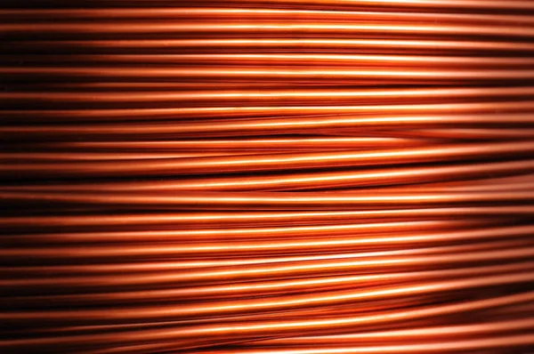 Primer plano de una gran bobina de alambre de cobre —  Fotos de Stock