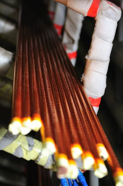 Kopergeleiders bekleed met hoge temperatuur kapton isolatie — Stockfoto