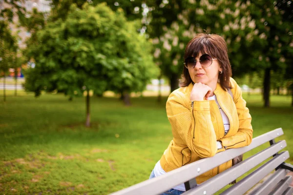 Pretty Red Haired Attractive Caucasian Woman Casual Clothes Sunglasses Posing — Stock Photo, Image