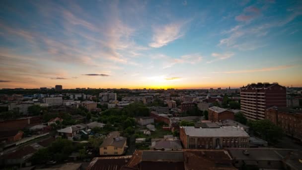 Morning Time Lapse Solen Över Byggnader Kharkov Stad Uhd Video — Stockvideo