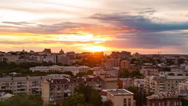 Morning Time Lapse Solen Över Byggnader Kharkov Stad Uhd Video — Stockvideo