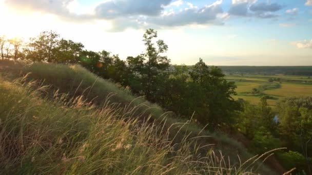 Panoramisch landschap van vallei van heuvel. — Stockvideo