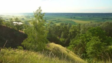 Vadinin tepeden panoramik manzarası.