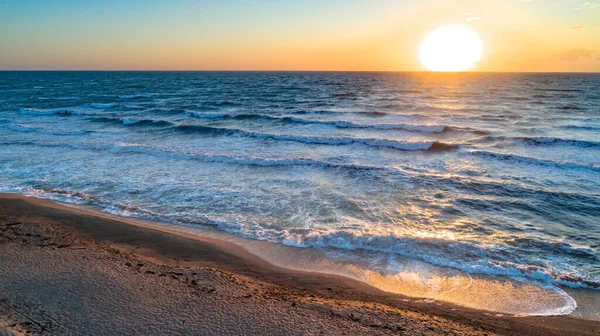Повітряні Хвилі Піщаному Пляжі Морські Хвилі Красивому Пляжі Повітряний Вигляд — стокове фото