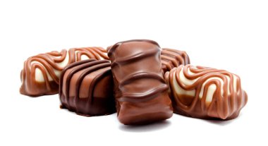 Çikolata şekerleme tatlılar ürün yelpazesine izole beyaz bir arka plan üzerinde