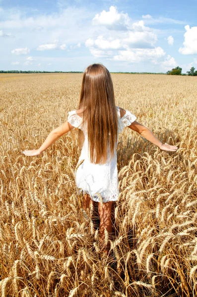 Smiling Cute Little Girl Child Field Wheat Outdoor — Stock Photo, Image