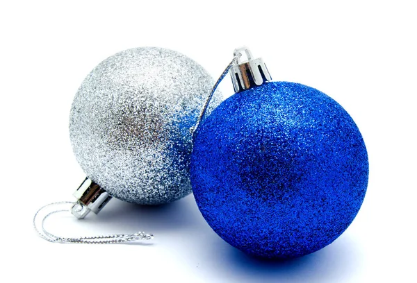 Decorazione Natale Palle Blu Argento Isolato Uno Sfondo Bianco — Foto Stock