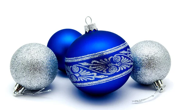 Decorazione Natale Palle Blu Argento Isolato Uno Sfondo Bianco — Foto Stock