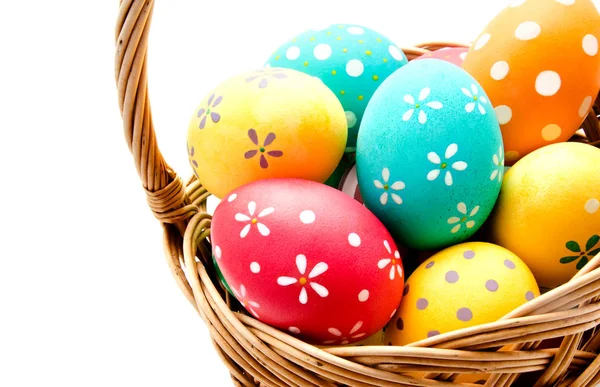 Mükemmel Renkli Yapımı Paskalya Yumurta Beyaz Izole Sepeti — Stok fotoğraf