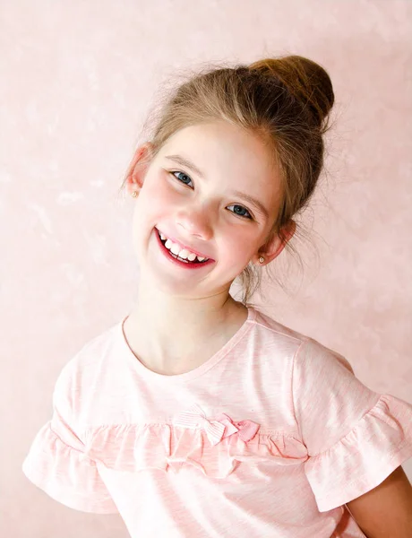 Portrait of adorable smiling little girl child — Stock Photo, Image