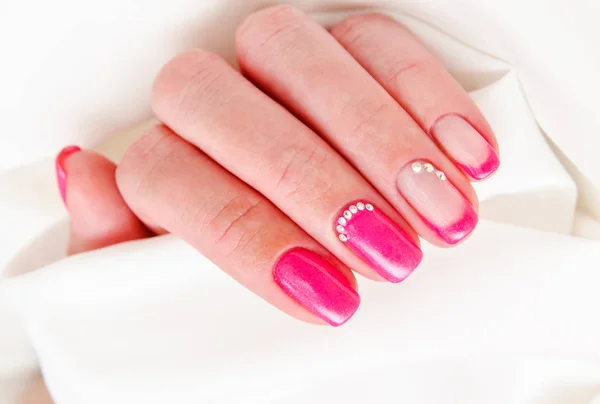 Woman's nails with beautiful manicure fashion design — Stock Photo, Image