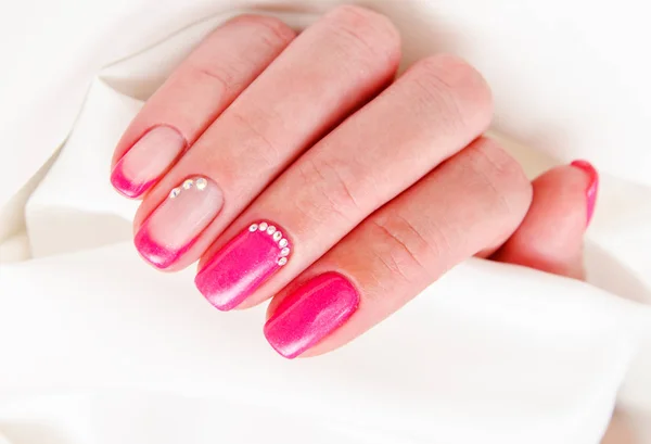 Woman's nails with beautiful manicure fashion design — Stock Photo, Image