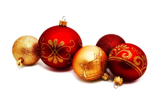 Weihnachten perfekte Dekoration rote und goldgelbe Kugeln isoliert — Stockfoto