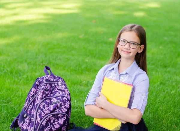 Zurück Zur Schule Bildungskonzept Nettes Lächelndes Schulmädchen Brille Das Auf — Stockfoto