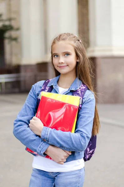 Retourne École Concept Éducation Jolie Écolière Souriante Préadolescente Sur Chemin — Photo