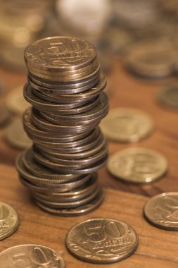50 kopecks, bir yığın masada küçük sikkeleri