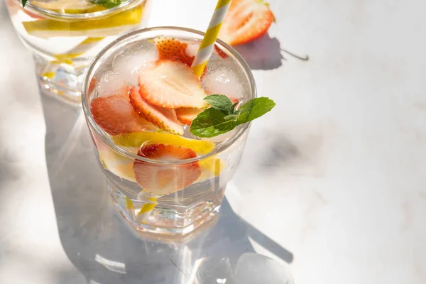 Cold Fresh Lemonade Drink Strawberry Lemon Close Selective Focus Top — Stock Photo, Image