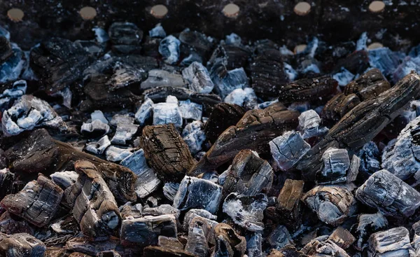 Foto Glødende Kull Som Brenner Grillen – stockfoto