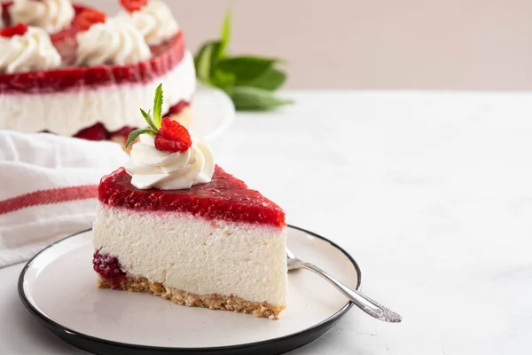 Cheesecake Slice Fresh Raspberries Mint Leaves White Plate Copy Space — Stock Photo, Image