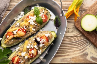 Et ve maydanoz ile kabak dolması. Kopya alanı.